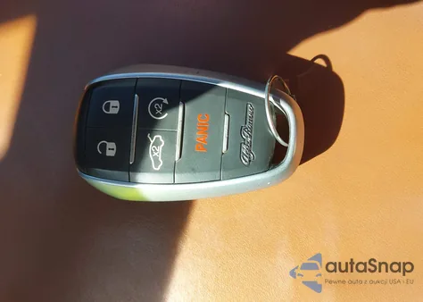 2017 Alfa Romeo Giulia Ti Awd z USA, uszkodzony, nr VIN ZARFAEEN1H7549675